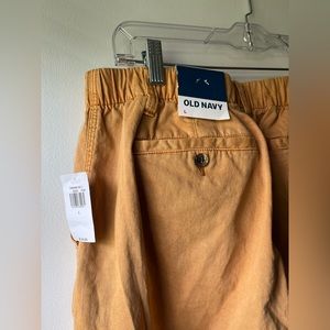 NWT Old Navy women’s mustard khaki pants, size large